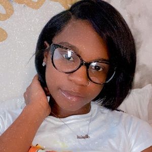 Meet your Posher, Venita